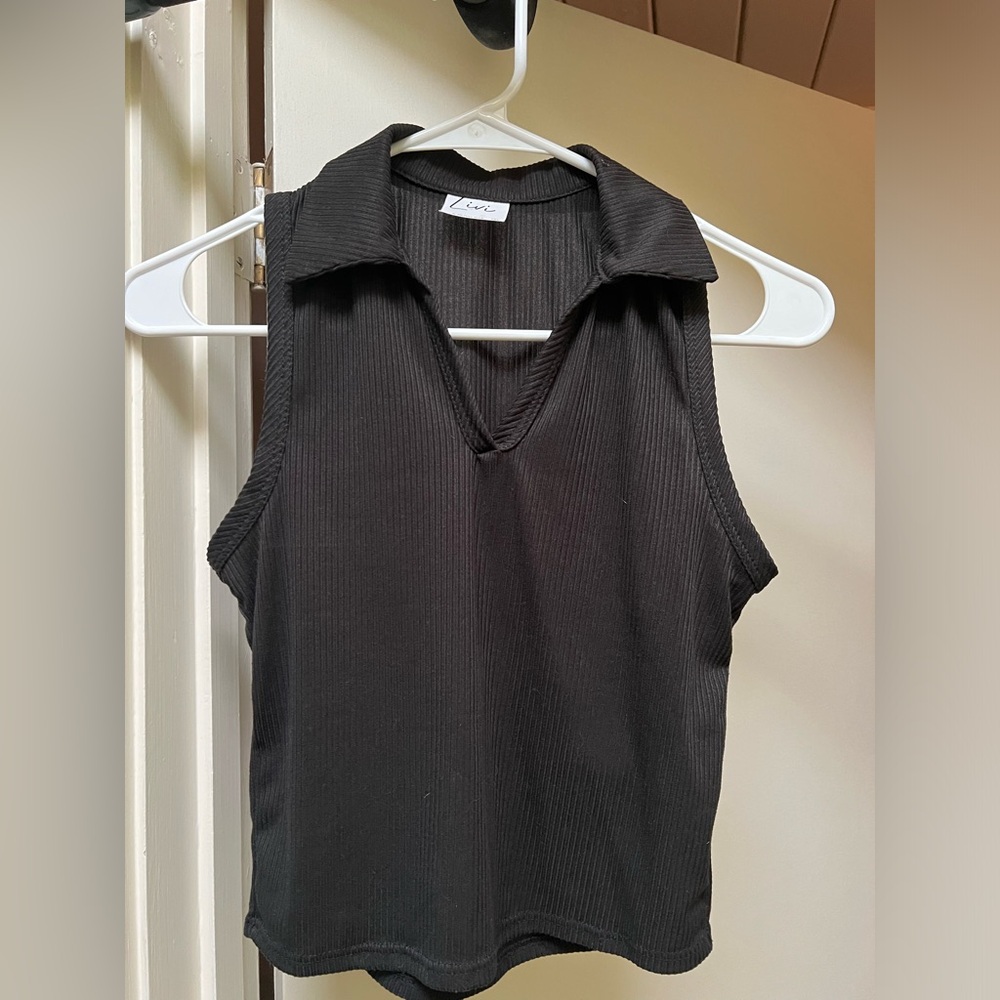 Livi by Olivia Rae Black women crop top, no tags never worn, size small